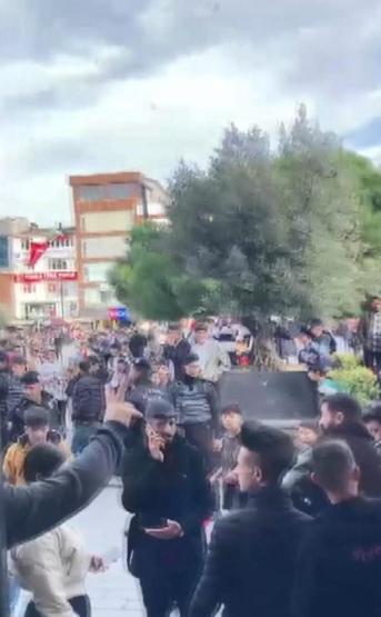 Fenomenlerin hayran buluşmasında kavga