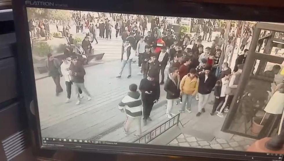 Fenomenlerin hayran buluşmasında kavga