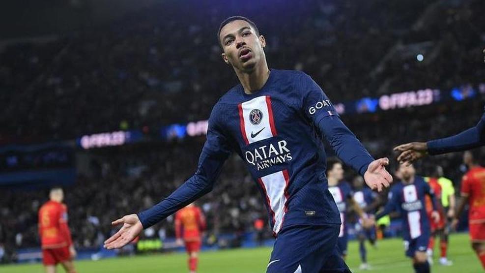Hasan Arat, PSG ile masada Beşiktaşa 3 yıldız birden...