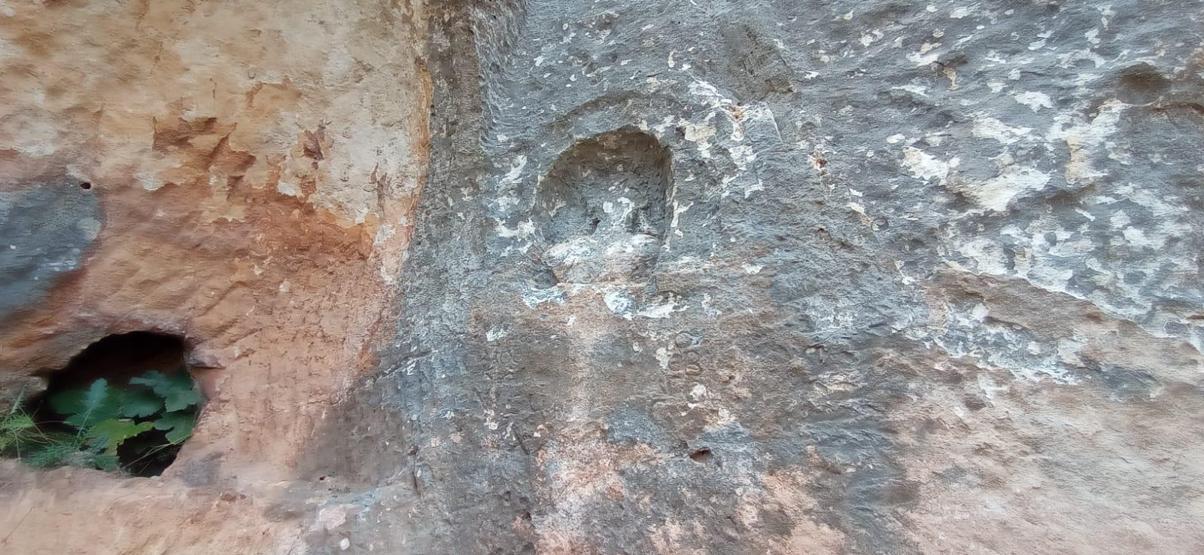 Perre Antik Kentinde Roma dönemine ait bir kadının rölyefine rastlanıldı