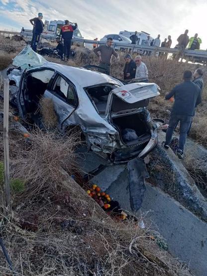 Kahreden kaza Kızının düğününden dönerken hayatını kaybetti