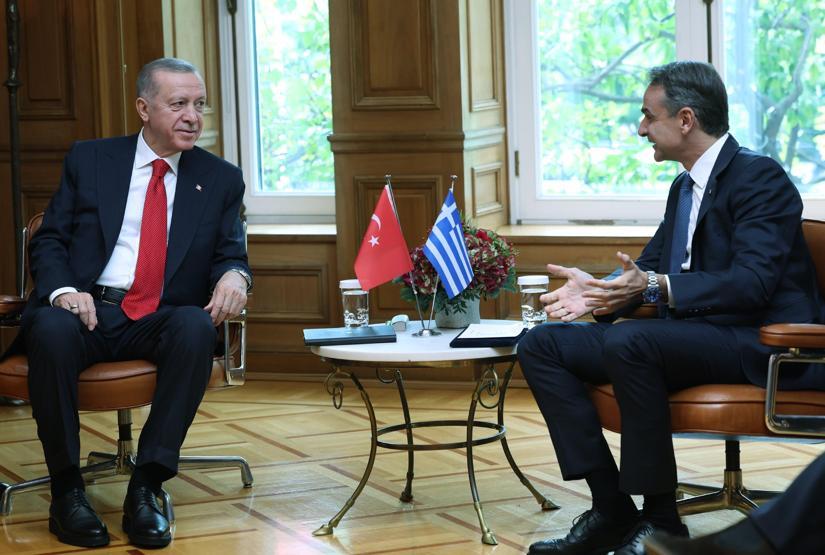 Komşuda Erdoğan rüzgarı