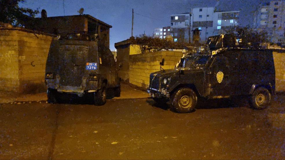 Bahçe duvarının üzerine yıkıldığı kadın, yaralandı