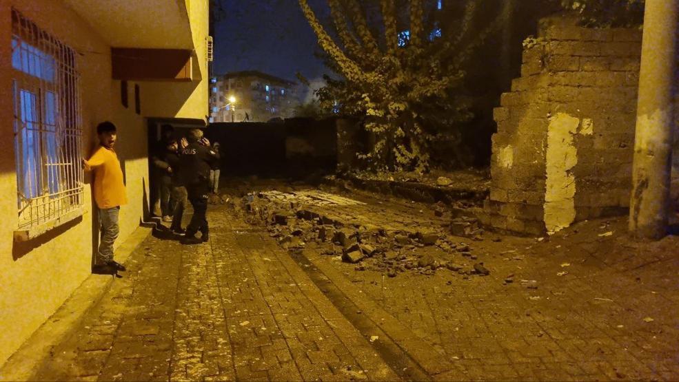 Bahçe duvarının üzerine yıkıldığı kadın, yaralandı