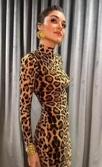 Hande Erçel leopar desenli elbisesiyle ortalığı kasıp kavurdu