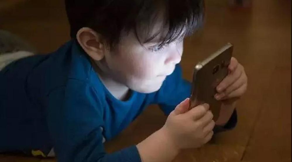 Uzun Süre Tablet Ve Bilgisayar Kullanan Çocuklar Aman Dikkat