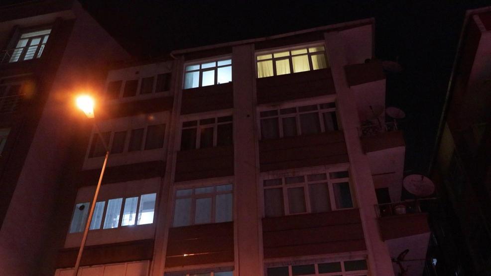 Güngörende Yalova depreminde hasar gören bina boşaltıldı