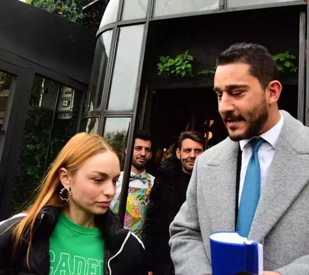 Nilperi Şahinkayadan çarpıcı açıklama: Sizin önünüzde flört etseler kızarsınız