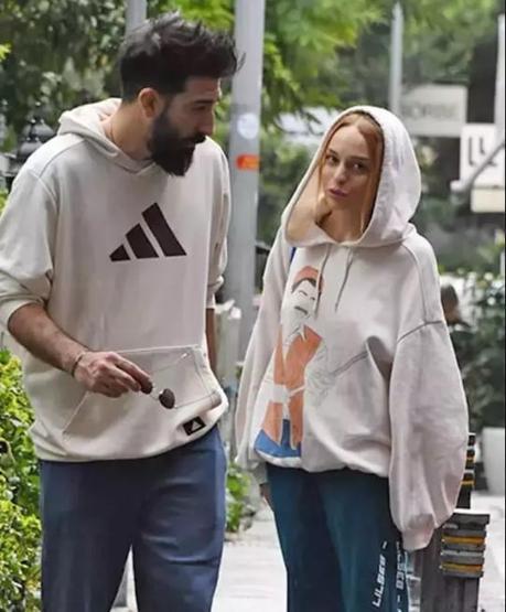 Nilperi Şahinkayadan çarpıcı açıklama: Sizin önünüzde flört etseler kızarsınız
