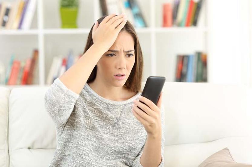 Telefonunu elinden düşüremeyenlerin hastalığı Uyanır uyanmaz telefona bakıyorsanız bu sendroma yakalanmış olabilirsiniz