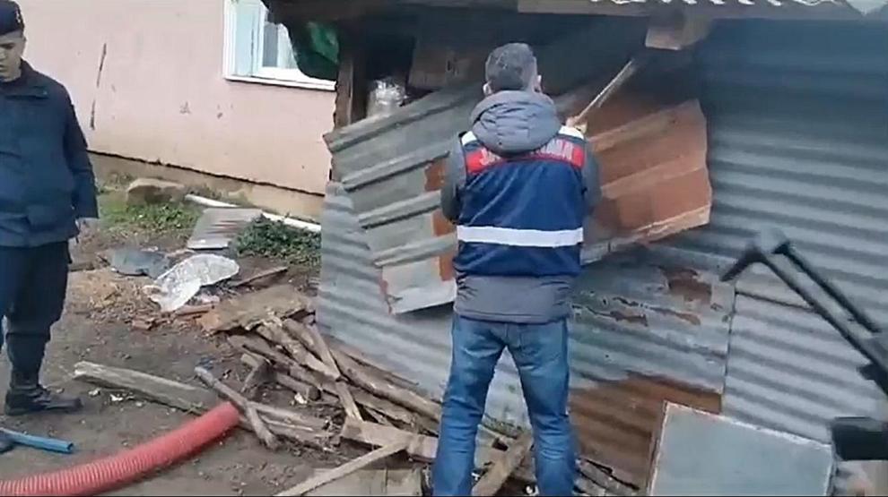 Düzcede şaşırtan görüntü Fındık kabuklarının altına saklamışlar
