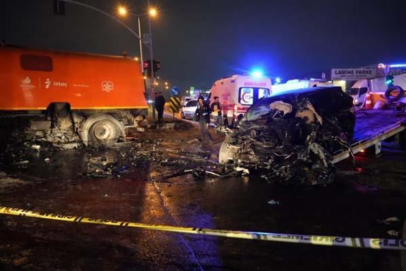 İstanbulda katliam gibi kaza: 2 ölü
