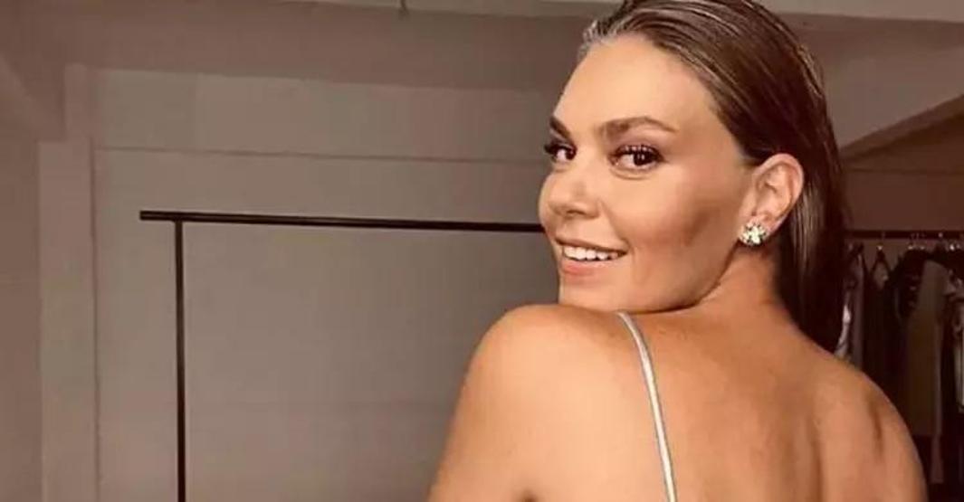 Aslı Enver bikinisiyle güneşlendi sosyal medyayı salladı