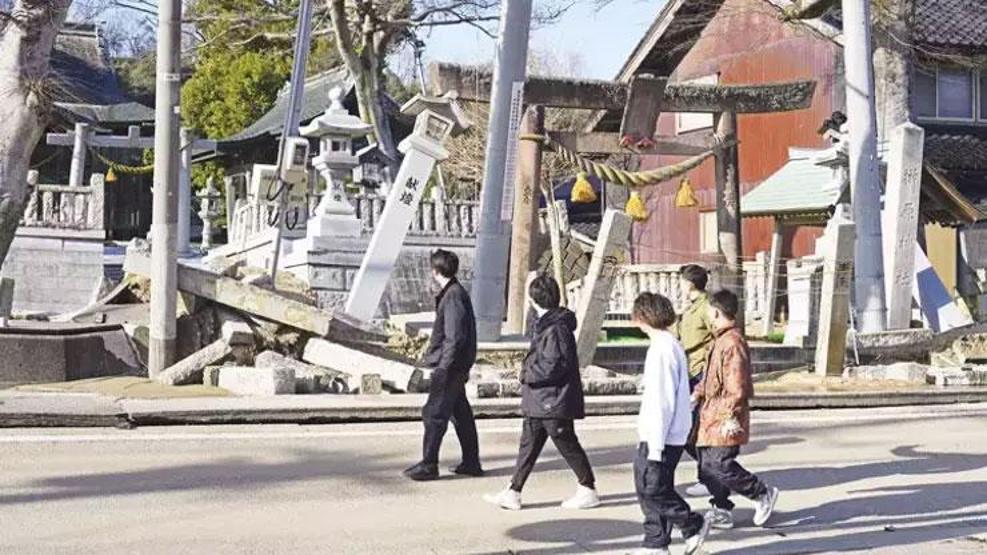 2 ülkede de 7.6lık deprem: Tablolar çok farklı Deprem uzmanı Moriwaki anlattı...