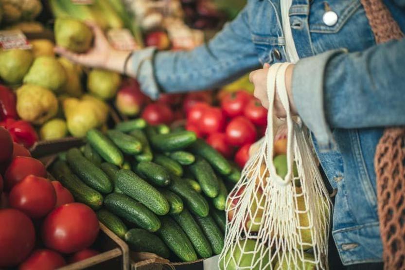 3 şifalı besin 10 tavsiye Uzman isim sağlıklı beslenmenin şifresini verdi: Çorbaya fındık, salataya nohut