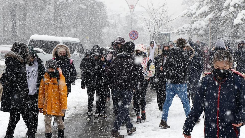 Sıcaklıklar düşüyor: Yurt genelinde kar etkili olacak