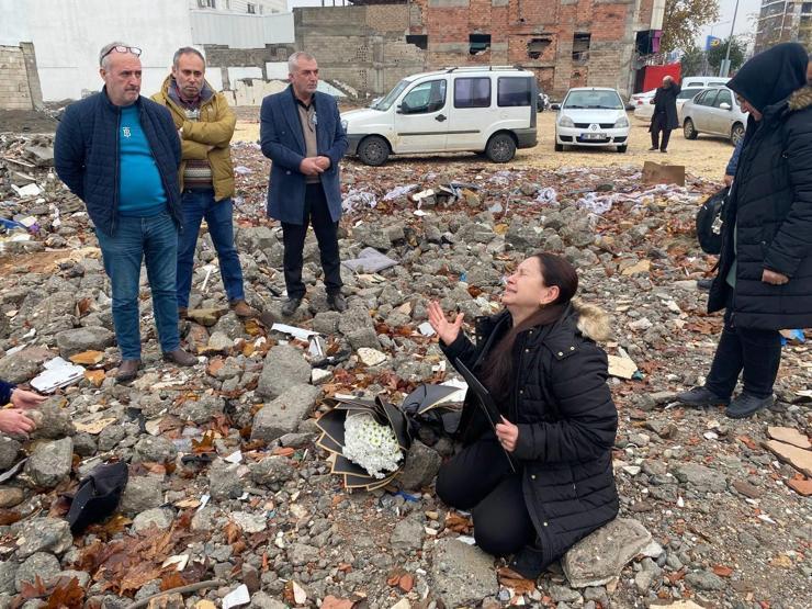 Yürek yakan feryat: Bak annen geldi oğlum