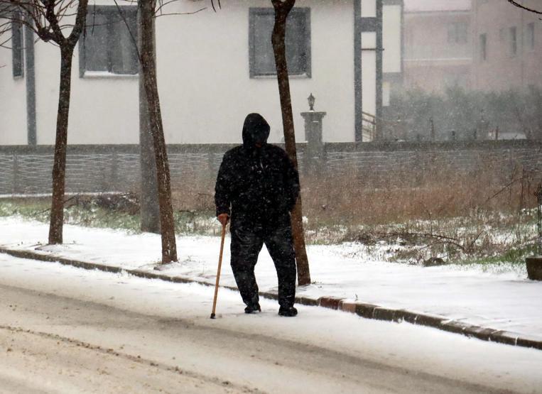 Son dakika... Meteoroloji uyarmıştı: Ve kar yağışı başladı
