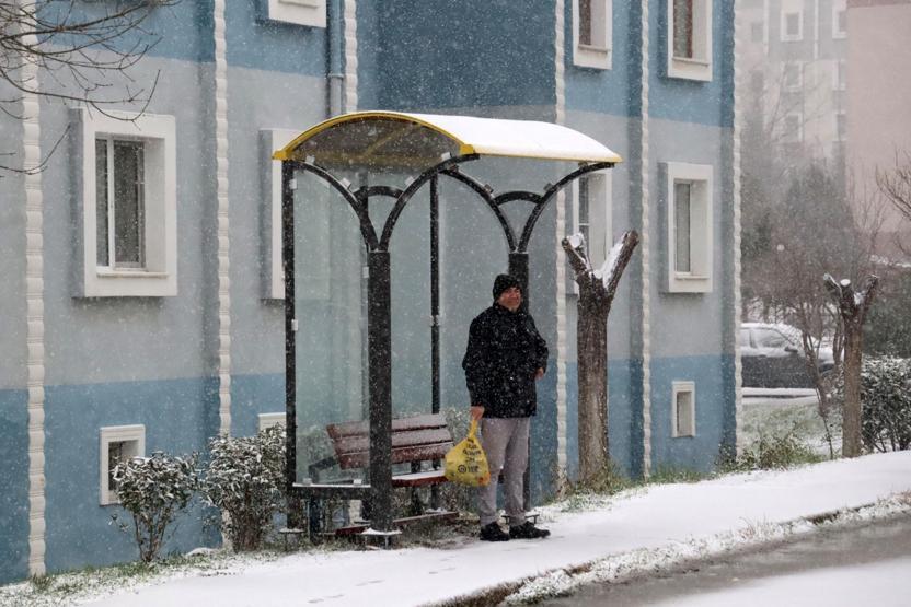 Son dakika... Meteoroloji uyarmıştı: Ve kar yağışı başladı