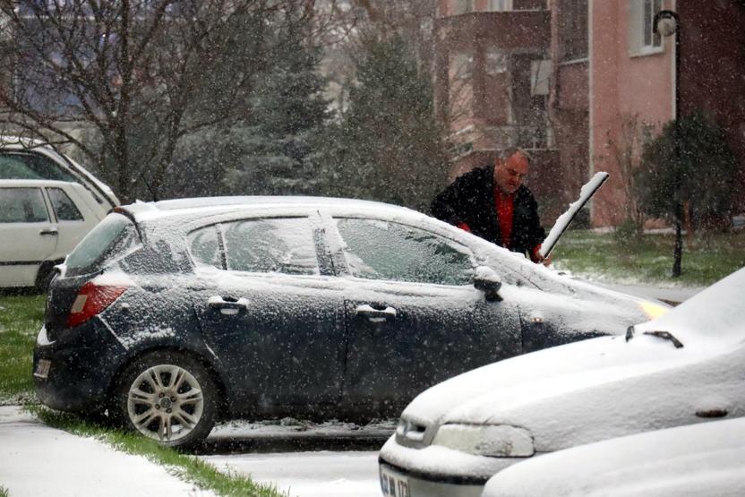 Son dakika... Meteoroloji uyarmıştı: Ve kar yağışı başladı