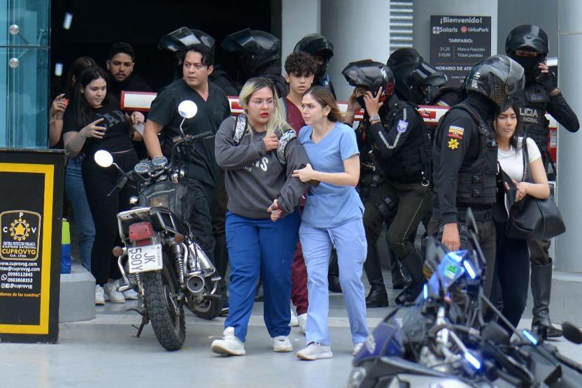 ‘Fito’ kaçışta, ülke kaosta: Ekvador’da milyonları şoke eden ‘el bombalı’ stüdyo baskını