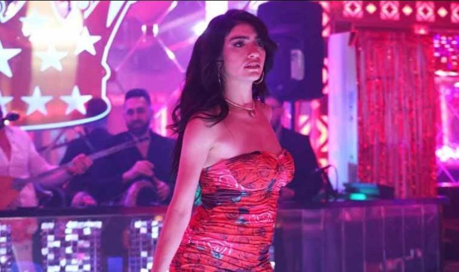 Hazar Ergüçlü pavyon dansı için kampa girdi