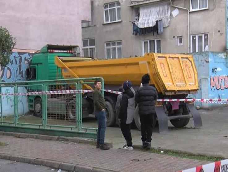 Esenlerde yürekler ağıza geldi 9 şiddetinde deprem oluyor sandık