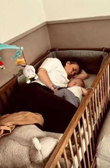 Aslı Enverden kızı Elayla yeni poz Bu kez güldürdü