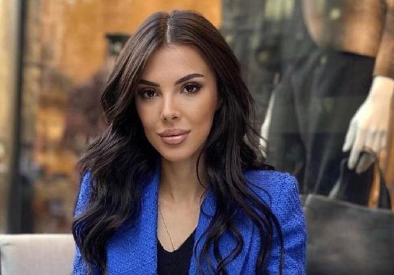 Şarkıcı Esra Akmanın 11inci kattan düşen kardeşi öldü