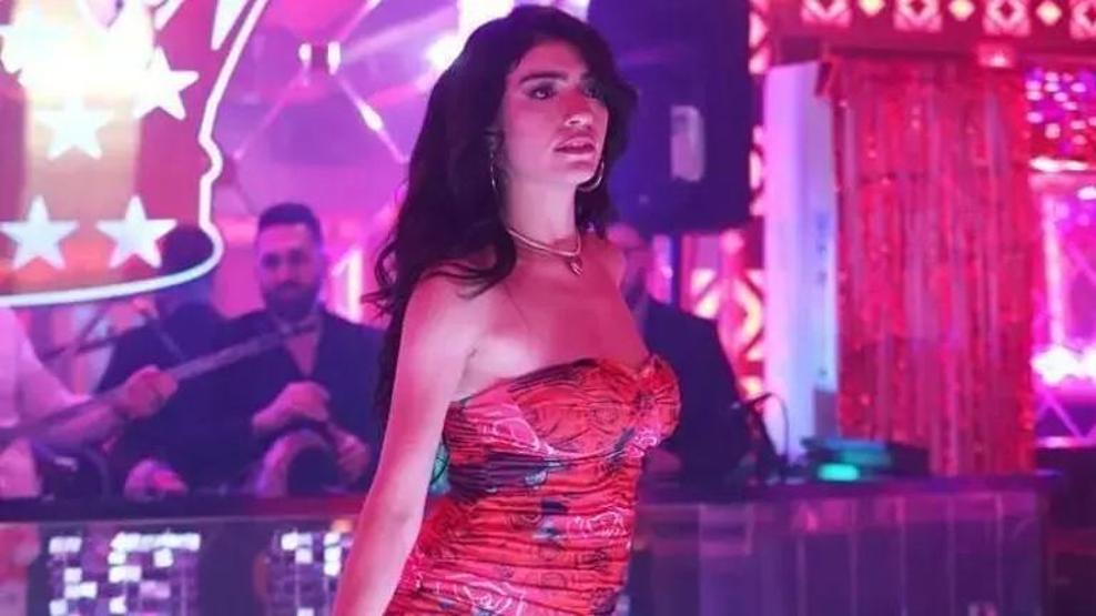Dilber videoları akıma dönüştü: Herkes yer içer, hesabı Dilber öder