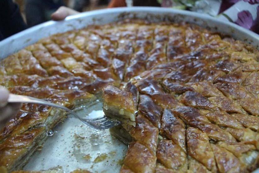 Amasyanın meşhur lezzeti: Küllü Baklava Bu baklavanın yapımında ‘kül’ kullanılıyor Küllü Baklava nasıl hazırlanır