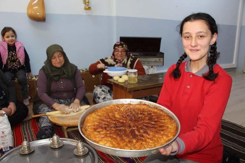Amasyanın meşhur lezzeti: Küllü Baklava Bu baklavanın yapımında ‘kül’ kullanılıyor Küllü Baklava nasıl hazırlanır