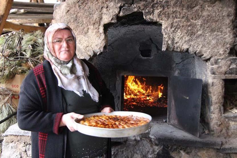 Amasyanın meşhur lezzeti: Küllü Baklava Bu baklavanın yapımında ‘kül’ kullanılıyor Küllü Baklava nasıl hazırlanır