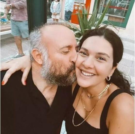 Bergüzar Korel yeni evinin kurallarını paylaştı