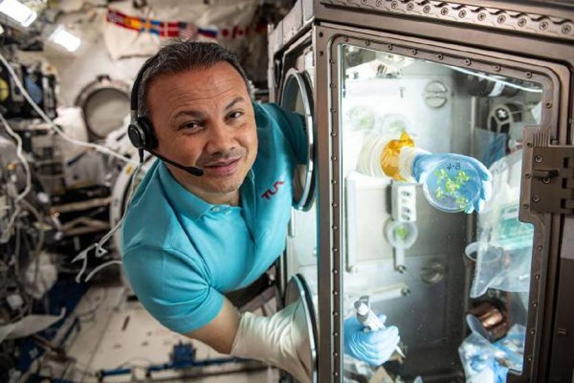 Astronot Alper Gezeravcının dönüş yolculuğu ertelendi