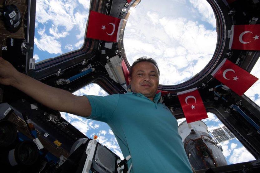 Astronot Alper Gezeravcının dönüş yolculuğu ertelendi