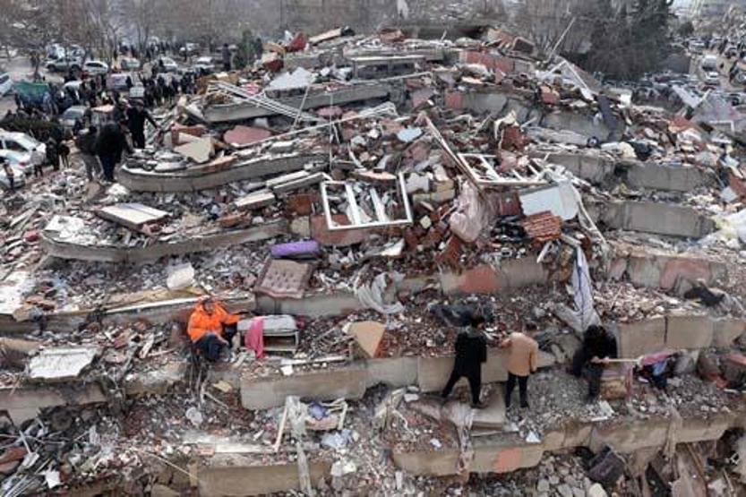 Depremzede o saniyeleri anlattı: Kıyamet koptu ve ölüyoruz dedim