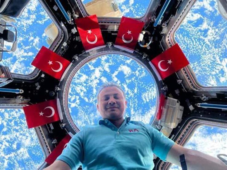 İlk Türk astronot dönüş yolunda: Gezeravcının Türkiye saati ile kaçta dünyaya inecek