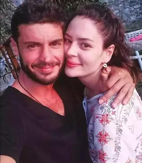 Berk Oktay ile Yıldız Çağrı Atiksoy ebeveyn kursuna gidecek
