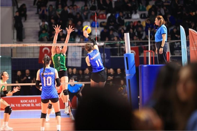 Bakan Bak: Voleybolda zirveye yürüyen, voleybol ülkesi olan bir Türkiye var