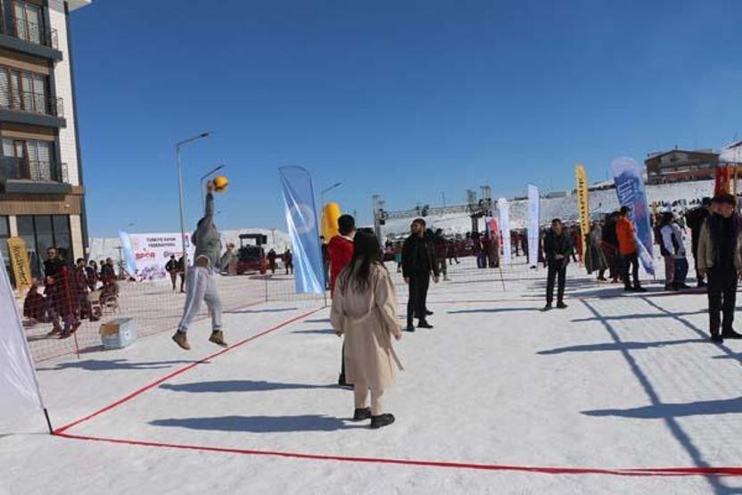 Konum Hakkari: 2 bin 800 rakımlı kayak merkezinde festival coşkusu