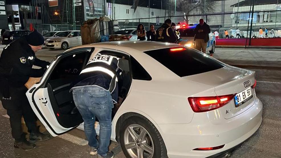 Polisten 10 noktada şok denetim: 981 araç sorgulandı