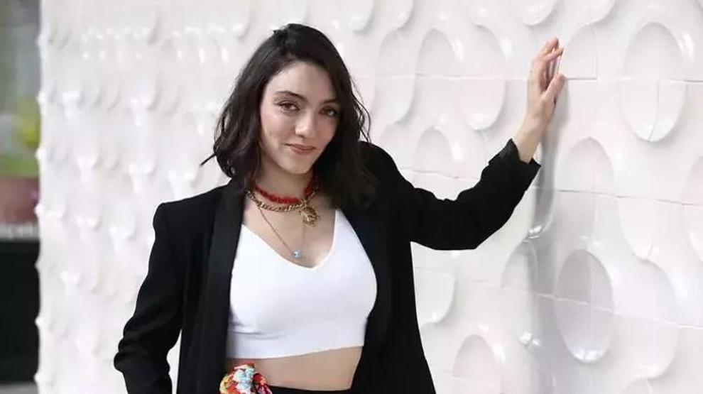 Merve Dizdar aşkını ilan etti