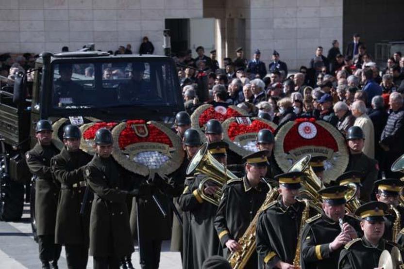 Eski 3. Ordu Komutanı emekli Orgeneral Saldıray Berk toprağa verildi