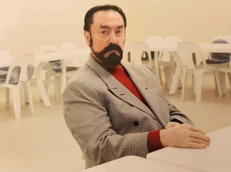 15 günde 200 avukatla görüşmüş: Adnan Oktar içeriden talimat aktardı