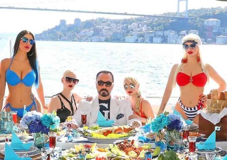 15 günde 200 avukatla görüşmüş: Adnan Oktar içeriden talimat aktardı