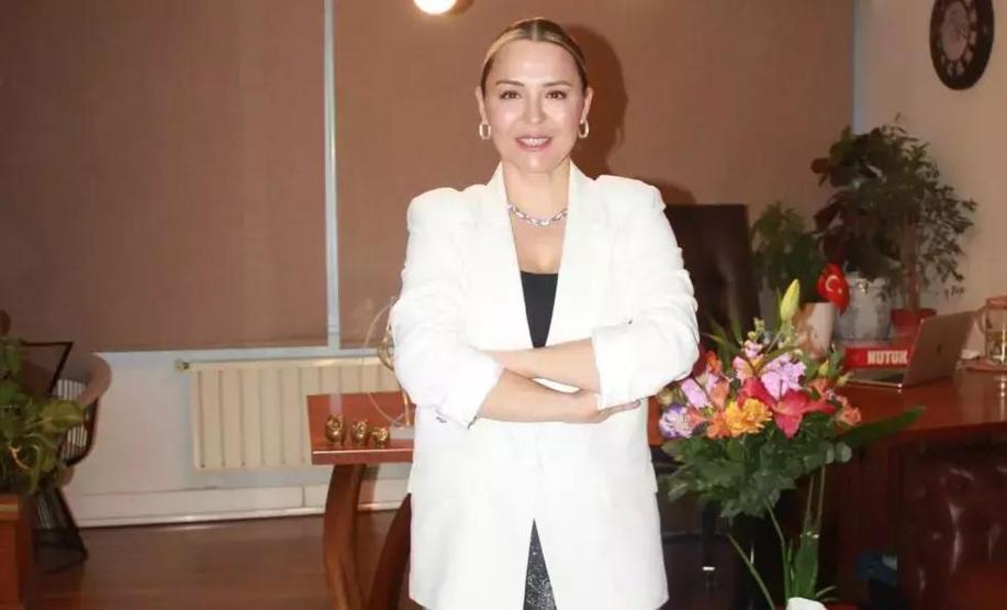 Evde estetik çılgınlığı Yeni trend olay oldu... Sakın denemeyin: Dudağı koparabilir