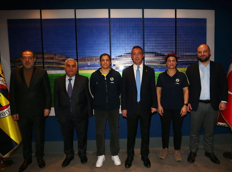 Trabzonspordan ayrıldı, Fenerbahçeye transfer oldu
