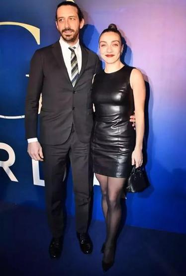 Merve Dizdar yeni aşkıyla galada
