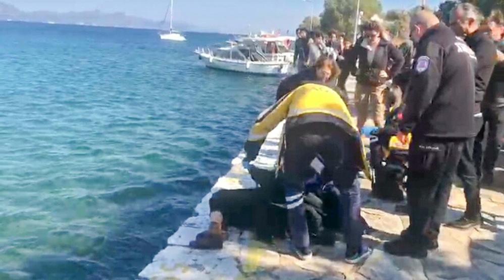 Hatıra kalsın istemişlerdi Selfie çekmek isterken denize düştüler